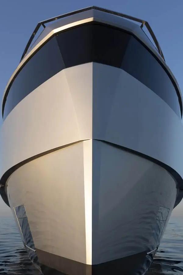 bow of Wally WHY200, frontal view
